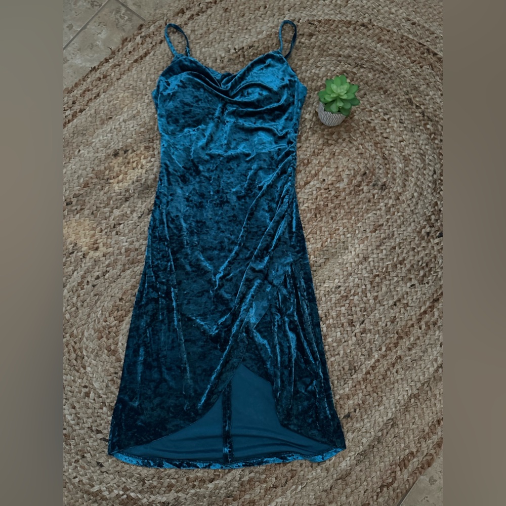 VELVET MIDI DRESS - Picture 2 of 7